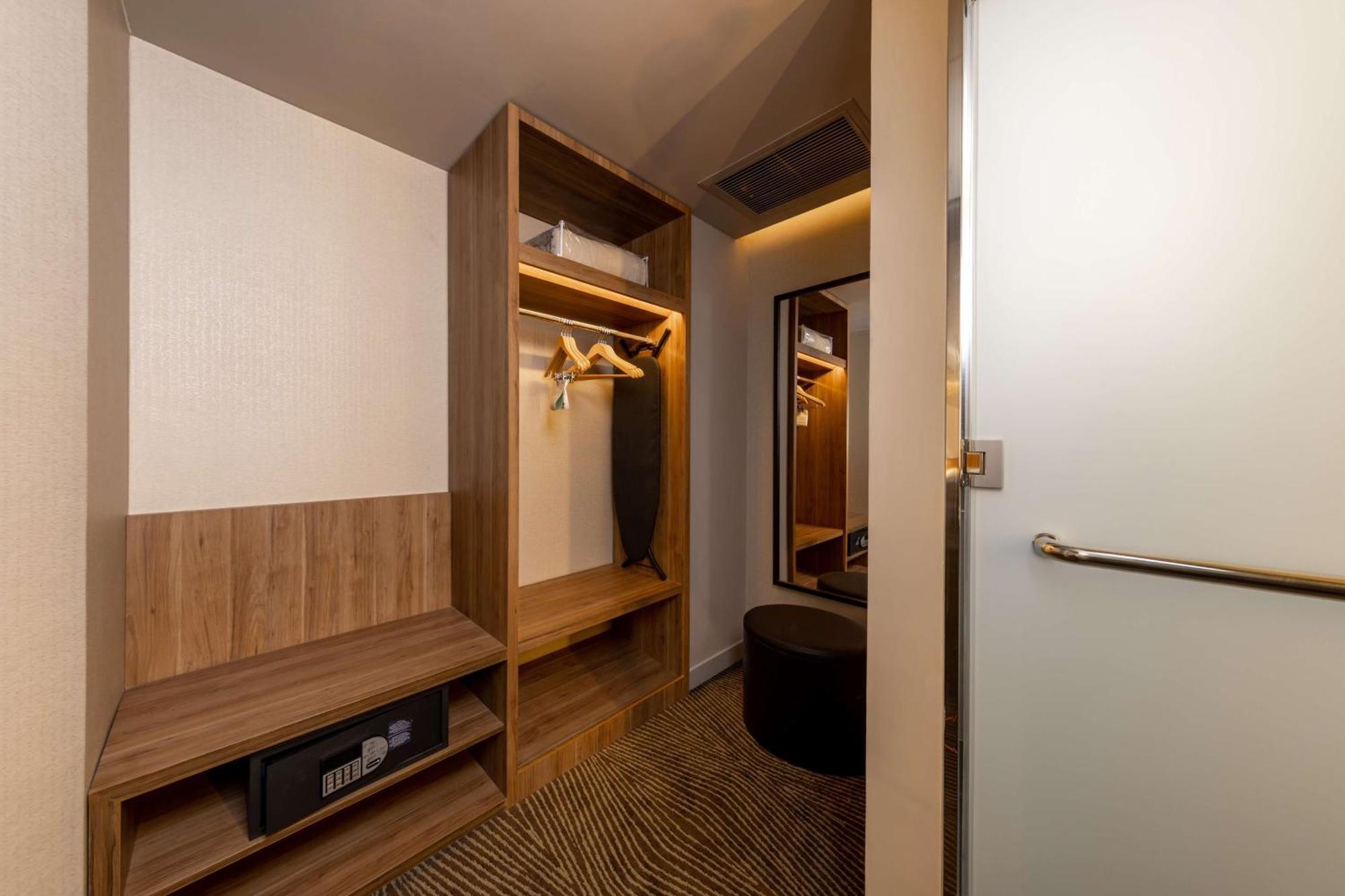 Hilton Garden Miraflores 4*